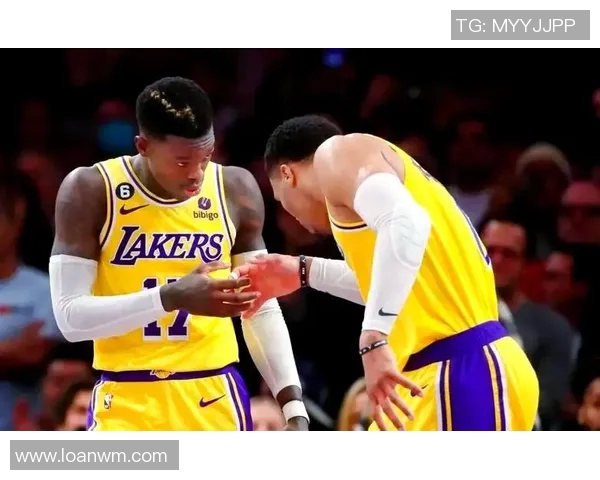 老鹰客场惜败湖人,失去三连胜:一场激情与遗憾交织的对决 老鹰客场惜败湖人,失去三连胜:一场激情与遗憾交织的对决